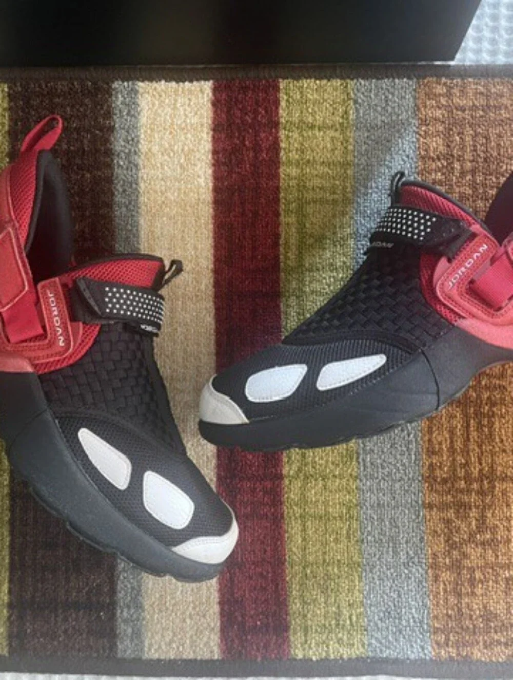 NIKE Jordan Trunner LX Thunder 2017 Men’s Size 12 Black/White/Red